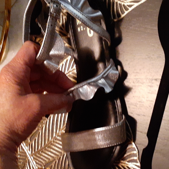 Mix 6 Sandals - Picture 1 of 4